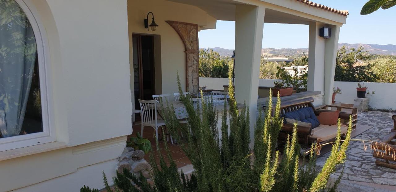 Villa Renzo E Lucia Sant Isidoro  ภายนอก รูปภาพ