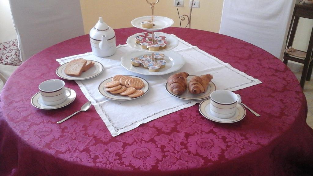 Villa Renzo E Lucia Sant Isidoro  ภายนอก รูปภาพ