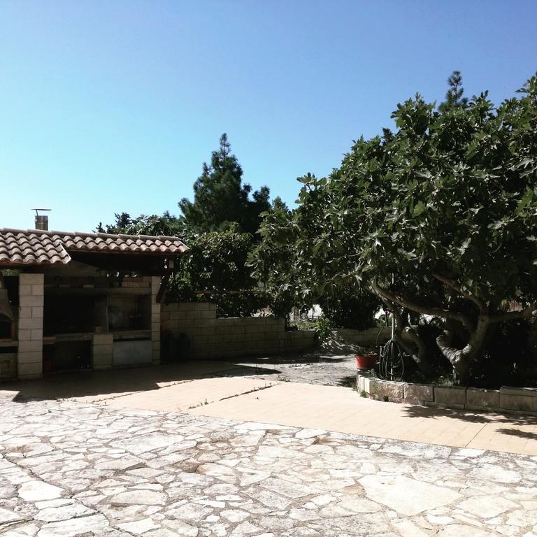 Villa Renzo E Lucia Sant Isidoro  ภายนอก รูปภาพ
