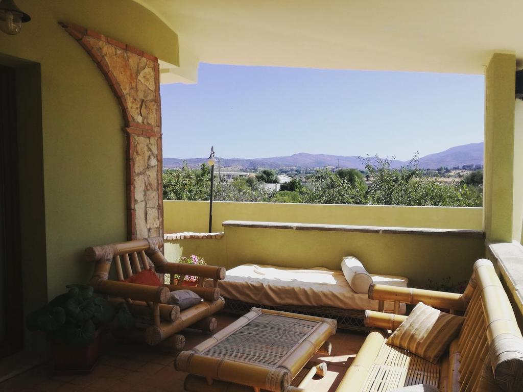 Villa Renzo E Lucia Sant Isidoro  ภายนอก รูปภาพ