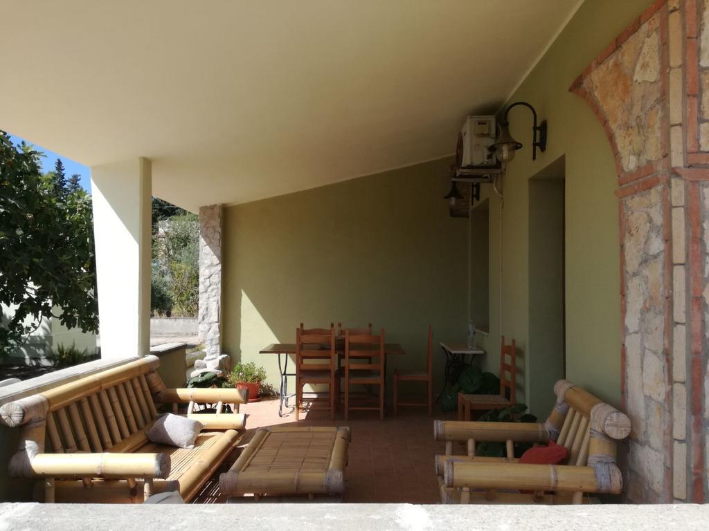 Villa Renzo E Lucia Sant Isidoro  ภายนอก รูปภาพ