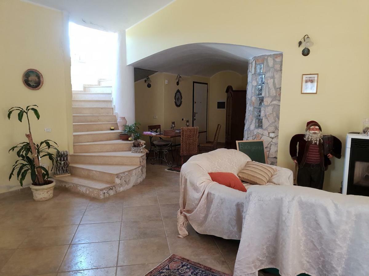 Villa Renzo E Lucia Sant Isidoro  ภายนอก รูปภาพ
