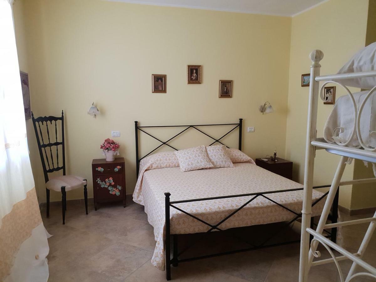 Villa Renzo E Lucia Sant Isidoro  ภายนอก รูปภาพ