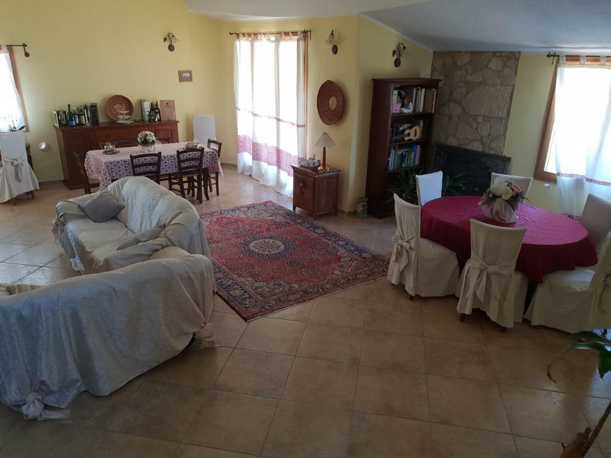 Villa Renzo E Lucia Sant Isidoro  ภายนอก รูปภาพ