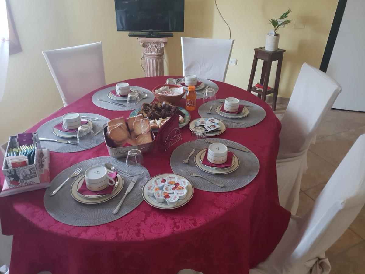 Villa Renzo E Lucia Sant Isidoro  ภายนอก รูปภาพ